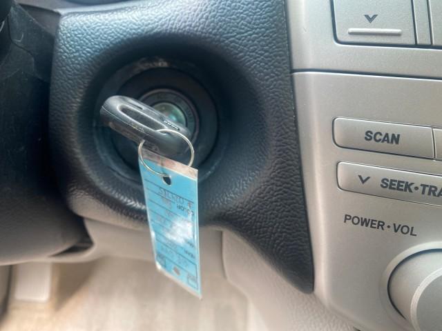 2005 Breakwater Blue Metallic /Light Gray Lexus RX 330 LOW MILES 68,645 1 OWNER (2T2GA31U55C) with an 3.3L DOHC MPI 24-Valve V6 Engine engine, Automatic transmission, located at 4701 North Dixie Hwy, Pompano Beach, FL, 33064, (954) 422-2889, 26.240938, -80.123474 - OUR WEBPAGE FLORIDACARS1.COM HAS OVER 100 PHOTOS AND FREE CARFAX LINK 2005 Lexus RX 330 1 OWNER 4 Door Wagon/Sport Utility 3.3L V6 F 24V Gasoline 26 MPG Front Wheel Drive Features ABS Brakes Air Conditioning Alloy Wheels AM/FM Stereo Automatic Transmission Cassette Player CD Audio Cruise Control Fro - Photo#57