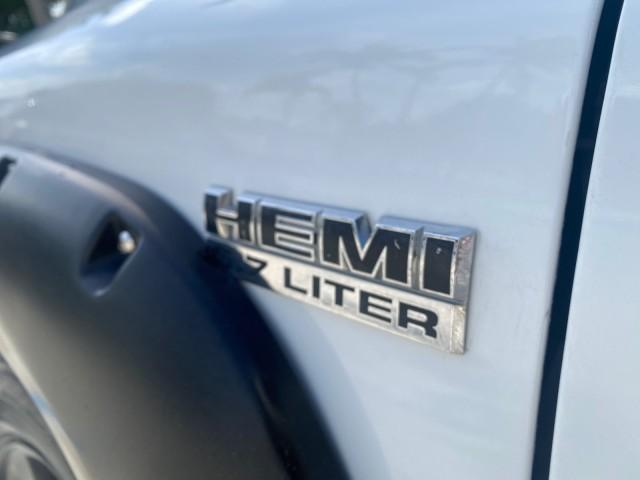 2007 Bright White /Medium Slate Gray Dodge Ram 1500 SLT CREW CAB CAMPER TOP 5.7 V8 (1D7HA182X7S) with an 5.7L V8 Hemi Multi-Displacement Engine engine, Automatic transmission, located at 4701 North Dixie Hwy, Pompano Beach, FL, 33064, (954) 422-2889, 26.240938, -80.123474 - OUR WEBPAGE FLORIDACARS1.COM HAS OVER 100 PHOTOS AND FREE CARFAX LINK 2007 Dodge Ram 1500 SLT 8 FT CREW CAB FIBER GLASS CAMPER TOP 4 Door Extended Cab Pickup 5.7L V8 F 16V Gasoline 19 MPG Rear Wheel Drive Features 20 Inch Plus Wheels ABS Brakes Air Conditioning Alloy Wheels AM/FM Stereo Automatic Tr - Photo#40