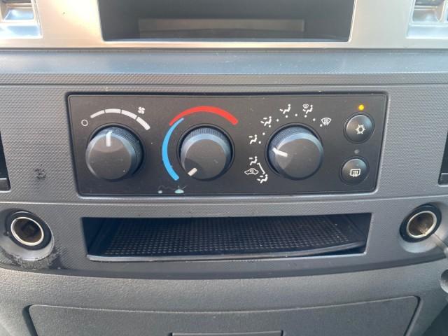 2007 Bright White /Medium Slate Gray Dodge Ram 1500 SLT CREW CAB CAMPER TOP 5.7 V8 (1D7HA182X7S) with an 5.7L V8 Hemi Multi-Displacement Engine engine, Automatic transmission, located at 4701 North Dixie Hwy, Pompano Beach, FL, 33064, (954) 422-2889, 26.240938, -80.123474 - OUR WEBPAGE FLORIDACARS1.COM HAS OVER 100 PHOTOS AND FREE CARFAX LINK 2007 Dodge Ram 1500 SLT 8 FT CREW CAB FIBER GLASS CAMPER TOP 4 Door Extended Cab Pickup 5.7L V8 F 16V Gasoline 19 MPG Rear Wheel Drive Features 20 Inch Plus Wheels ABS Brakes Air Conditioning Alloy Wheels AM/FM Stereo Automatic Tr - Photo#59