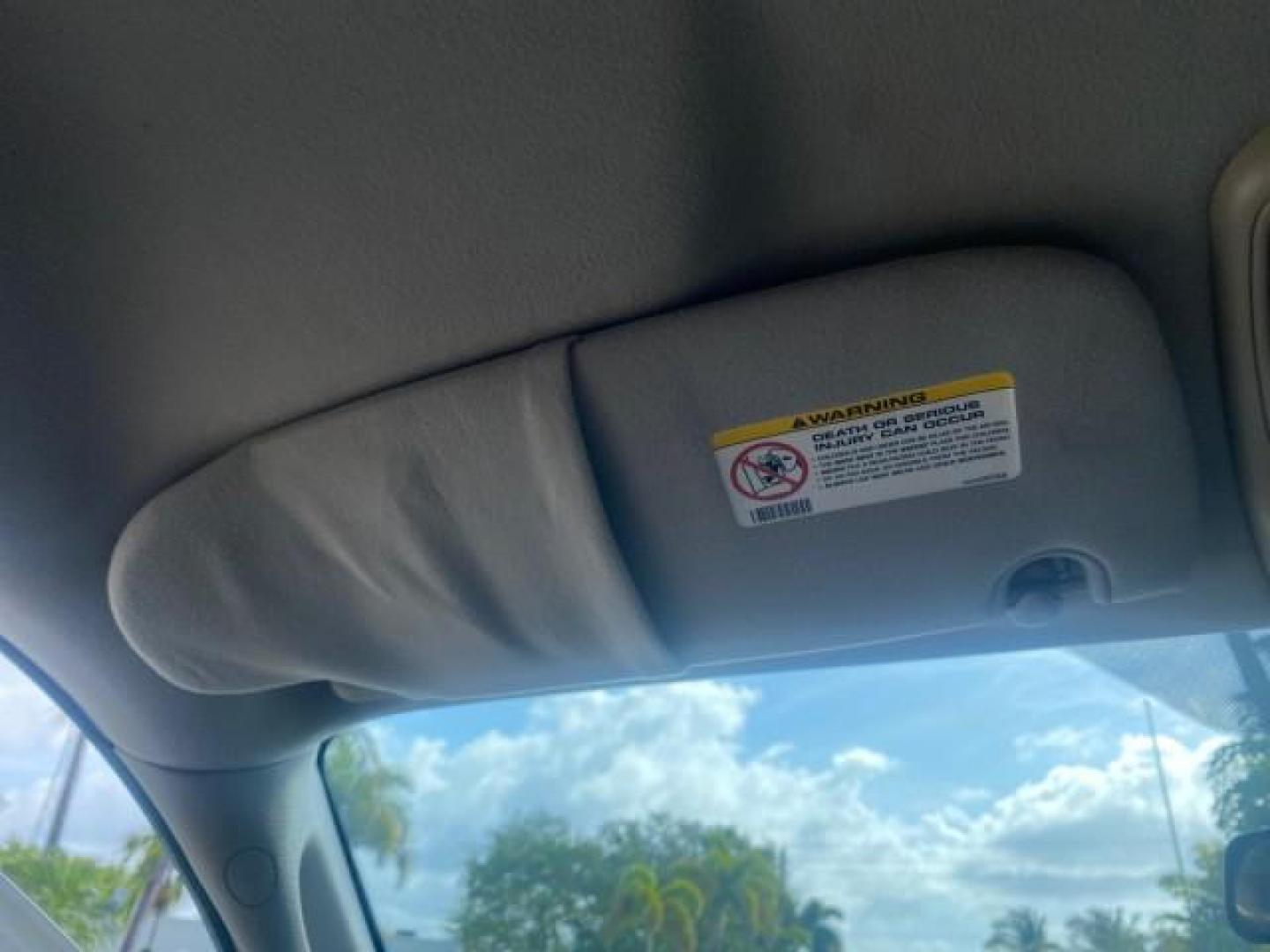 2007 Bright White /Medium Slate Gray Dodge Ram 1500 SLT CREW CAB CAMPER TOP 5.7 V8 (1D7HA182X7S) with an 5.7L V8 Hemi Multi-Displacement Engine engine, Automatic transmission, located at 4701 North Dixie Hwy, Pompano Beach, FL, 33064, (954) 422-2889, 26.240938, -80.123474 - OUR WEBPAGE FLORIDACARS1.COM HAS OVER 100 PHOTOS AND FREE CARFAX LINK 2007 Dodge Ram 1500 SLT 8 FT CREW CAB FIBER GLASS CAMPER TOP 4 Door Extended Cab Pickup 5.7L V8 F 16V Gasoline 19 MPG Rear Wheel Drive Features 20 Inch Plus Wheels ABS Brakes Air Conditioning Alloy Wheels AM/FM Stereo Automatic Tr- Photo#63
