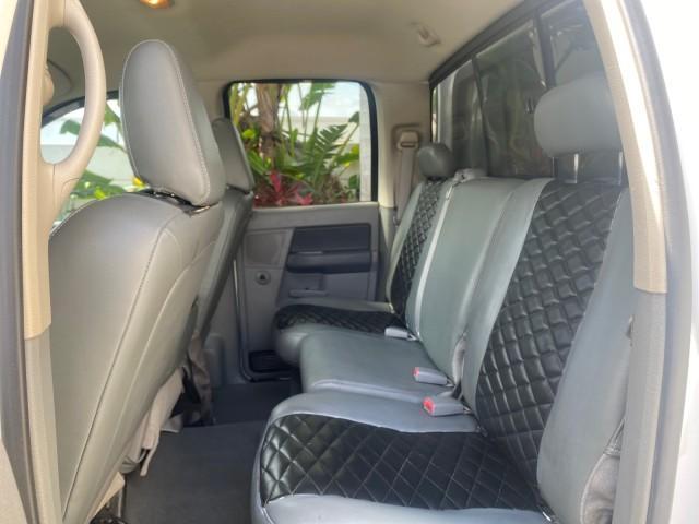 2007 Bright White /Medium Slate Gray Dodge Ram 1500 SLT CREW CAB CAMPER TOP 5.7 V8 (1D7HA182X7S) with an 5.7L V8 Hemi Multi-Displacement Engine engine, Automatic transmission, located at 4701 North Dixie Hwy, Pompano Beach, FL, 33064, (954) 422-2889, 26.240938, -80.123474 - OUR WEBPAGE FLORIDACARS1.COM HAS OVER 100 PHOTOS AND FREE CARFAX LINK 2007 Dodge Ram 1500 SLT 8 FT CREW CAB FIBER GLASS CAMPER TOP 4 Door Extended Cab Pickup 5.7L V8 F 16V Gasoline 19 MPG Rear Wheel Drive Features 20 Inch Plus Wheels ABS Brakes Air Conditioning Alloy Wheels AM/FM Stereo Automatic Tr - Photo#75