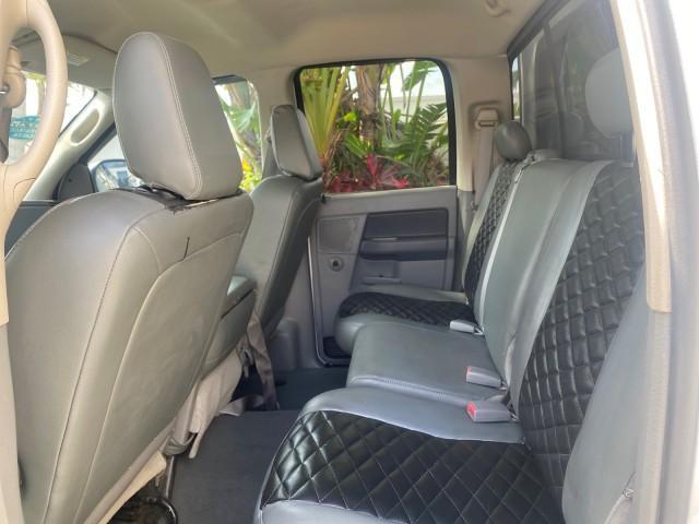 2007 Bright White /Medium Slate Gray Dodge Ram 1500 SLT CREW CAB CAMPER TOP 5.7 V8 (1D7HA182X7S) with an 5.7L V8 Hemi Multi-Displacement Engine engine, Automatic transmission, located at 4701 North Dixie Hwy, Pompano Beach, FL, 33064, (954) 422-2889, 26.240938, -80.123474 - OUR WEBPAGE FLORIDACARS1.COM HAS OVER 100 PHOTOS AND FREE CARFAX LINK 2007 Dodge Ram 1500 SLT 8 FT CREW CAB FIBER GLASS CAMPER TOP 4 Door Extended Cab Pickup 5.7L V8 F 16V Gasoline 19 MPG Rear Wheel Drive Features 20 Inch Plus Wheels ABS Brakes Air Conditioning Alloy Wheels AM/FM Stereo Automatic Tr - Photo#76