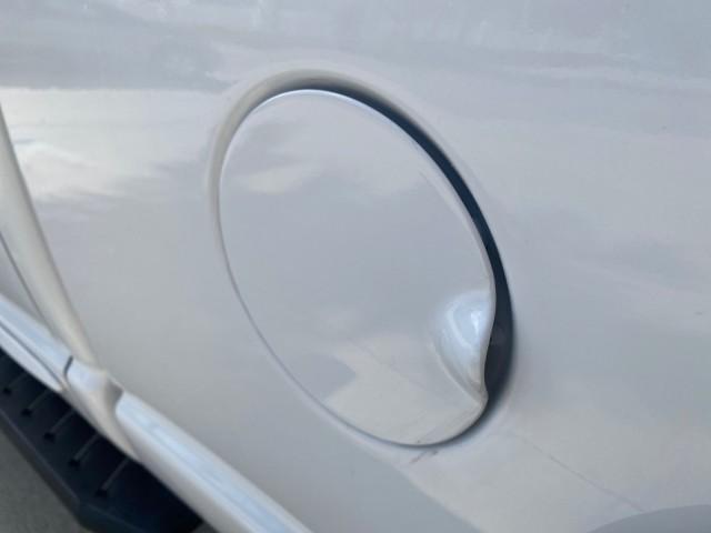 2007 Bright White /Medium Slate Gray Dodge Ram 1500 SLT CREW CAB CAMPER TOP 5.7 V8 (1D7HA182X7S) with an 5.7L V8 Hemi Multi-Displacement Engine engine, Automatic transmission, located at 4701 North Dixie Hwy, Pompano Beach, FL, 33064, (954) 422-2889, 26.240938, -80.123474 - OUR WEBPAGE FLORIDACARS1.COM HAS OVER 100 PHOTOS AND FREE CARFAX LINK 2007 Dodge Ram 1500 SLT 8 FT CREW CAB FIBER GLASS CAMPER TOP 4 Door Extended Cab Pickup 5.7L V8 F 16V Gasoline 19 MPG Rear Wheel Drive Features 20 Inch Plus Wheels ABS Brakes Air Conditioning Alloy Wheels AM/FM Stereo Automatic Tr - Photo#83