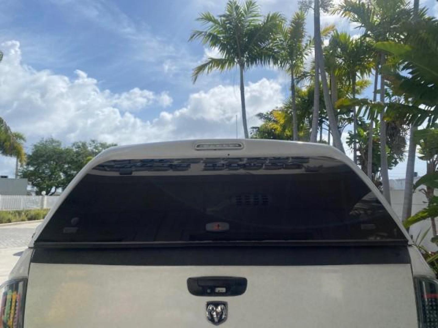 2007 Bright White /Medium Slate Gray Dodge Ram 1500 SLT CREW CAB CAMPER TOP 5.7 V8 (1D7HA182X7S) with an 5.7L V8 Hemi Multi-Displacement Engine engine, Automatic transmission, located at 4701 North Dixie Hwy, Pompano Beach, FL, 33064, (954) 422-2889, 26.240938, -80.123474 - OUR WEBPAGE FLORIDACARS1.COM HAS OVER 100 PHOTOS AND FREE CARFAX LINK 2007 Dodge Ram 1500 SLT 8 FT CREW CAB FIBER GLASS CAMPER TOP 4 Door Extended Cab Pickup 5.7L V8 F 16V Gasoline 19 MPG Rear Wheel Drive Features 20 Inch Plus Wheels ABS Brakes Air Conditioning Alloy Wheels AM/FM Stereo Automatic Tr- Photo#90