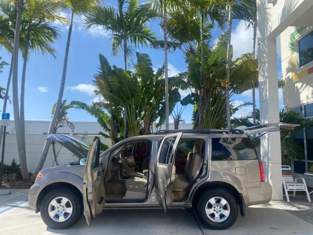 2007 Desert Stone Metallic /Desert Nissan Pathfinder S LOW MILES 64,259 1 OWNER (5N1AR18U97C) with an 4.0L DOHC SMPI 24-Valve V6 Engine engine, Automatic transmission, located at 4701 North Dixie Hwy, Pompano Beach, FL, 33064, (954) 422-2889, 26.240938, -80.123474 - OUR WEBPAGE FLORIDACARS1.COM HAS OVER 100 PHOTOS AND FREE CARFAX LINK 2007 Nissan Pathfinder S 1 OWNER 4 Door Wagon/Sport Utility 4.0L V6 F DOHC 24V Gasoline 23 MPG Rear Wheel Drive Features ABS Brakes Air Conditioning Alloy Wheels AM/FM Stereo Automatic Transmission Auxiliary Audio Input BOSE Sound - Photo#8