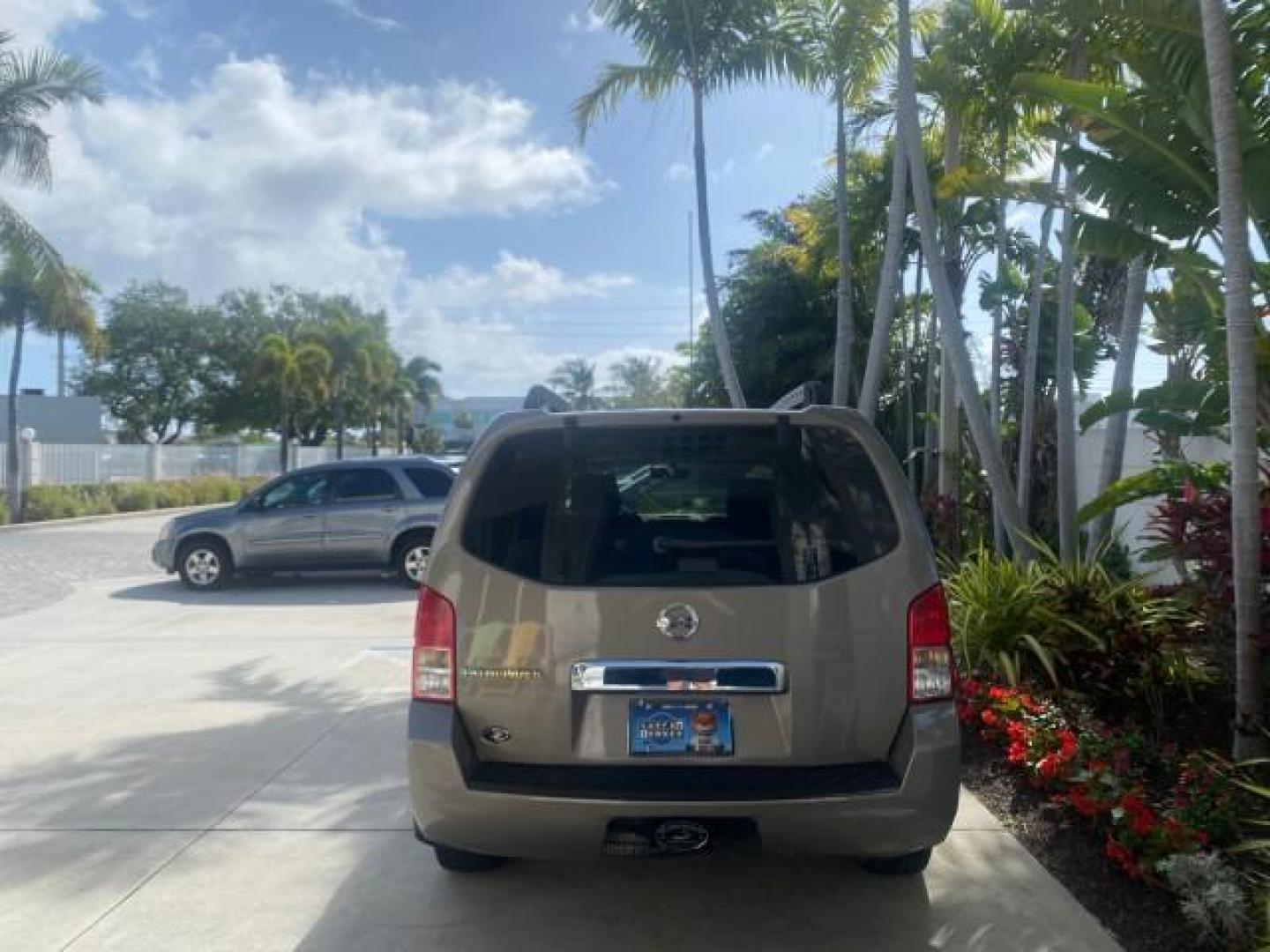 2007 Desert Stone Metallic /Desert Nissan Pathfinder S LOW MILES 64,259 1 OWNER (5N1AR18U97C) with an 4.0L DOHC SMPI 24-Valve V6 Engine engine, Automatic transmission, located at 4701 North Dixie Hwy, Pompano Beach, FL, 33064, (954) 422-2889, 26.240938, -80.123474 - OUR WEBPAGE FLORIDACARS1.COM HAS OVER 100 PHOTOS AND FREE CARFAX LINK 2007 Nissan Pathfinder S 1 OWNER 4 Door Wagon/Sport Utility 4.0L V6 F DOHC 24V Gasoline 23 MPG Rear Wheel Drive Features ABS Brakes Air Conditioning Alloy Wheels AM/FM Stereo Automatic Transmission Auxiliary Audio Input BOSE Sound- Photo#34