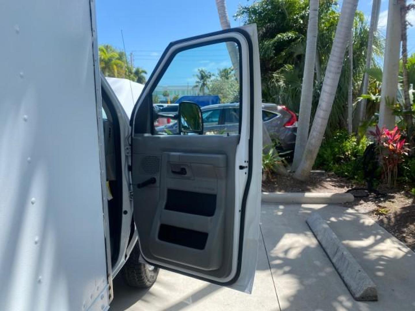 2013 Oxford White /Medium Flint Ford Econoline Commercial Cutaway 1 OWNER E 450 BOX TRUCK (1FDXE4FS4DD) with an 6.8L SOHC EFI Triton V10 Engine engine, Automatic transmission, located at 4701 North Dixie Hwy, Pompano Beach, FL, 33064, (954) 422-2889, 26.240938, -80.123474 - OUR WEBPAGE FLORIDACARS1.COM HAS OVER 100 PHOTOS AND FREE CARFAX LINK 2013 Ford Econoline Super Duty E-450 BOX TRUCK 1 OWNER 17 FT DUAL REAR WHEELS HEAVY DUTY POWER LIFT GATE VIN:1FDXE4FS4DDA91512 Cutaway 6.8L V10 F SOHC 20V Gasoline Rear Wheel Drive Features ABS Brakes Air Conditioning AM/FM Stereo - Photo#11