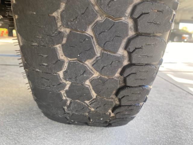 2013 Oxford White /Medium Flint Ford Econoline Commercial Cutaway 1 OWNER E 450 BOX TRUCK (1FDXE4FS4DD) with an 6.8L SOHC EFI Triton V10 Engine engine, Automatic transmission, located at 4701 North Dixie Hwy, Pompano Beach, FL, 33064, (954) 422-2889, 26.240938, -80.123474 - OUR WEBPAGE FLORIDACARS1.COM HAS OVER 100 PHOTOS AND FREE CARFAX LINK 2013 Ford Econoline Super Duty E-450 BOX TRUCK 1 OWNER 17 FT DUAL REAR WHEELS HEAVY DUTY POWER LIFT GATE VIN:1FDXE4FS4DDA91512 Cutaway 6.8L V10 F SOHC 20V Gasoline Rear Wheel Drive Features ABS Brakes Air Conditioning AM/FM Stereo - Photo#20