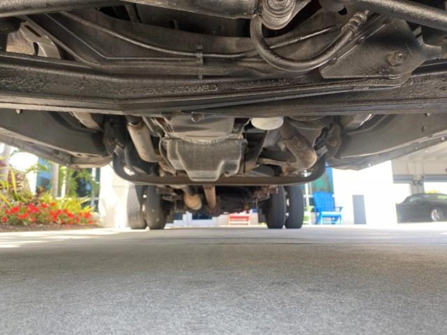 2013 Oxford White /Medium Flint Ford Econoline Commercial Cutaway 1 OWNER E 450 BOX TRUCK (1FDXE4FS4DD) with an 6.8L SOHC EFI Triton V10 Engine engine, Automatic transmission, located at 4701 North Dixie Hwy, Pompano Beach, FL, 33064, (954) 422-2889, 26.240938, -80.123474 - OUR WEBPAGE FLORIDACARS1.COM HAS OVER 100 PHOTOS AND FREE CARFAX LINK 2013 Ford Econoline Super Duty E-450 BOX TRUCK 1 OWNER 17 FT DUAL REAR WHEELS HEAVY DUTY POWER LIFT GATE VIN:1FDXE4FS4DDA91512 Cutaway 6.8L V10 F SOHC 20V Gasoline Rear Wheel Drive Features ABS Brakes Air Conditioning AM/FM Stereo - Photo#21