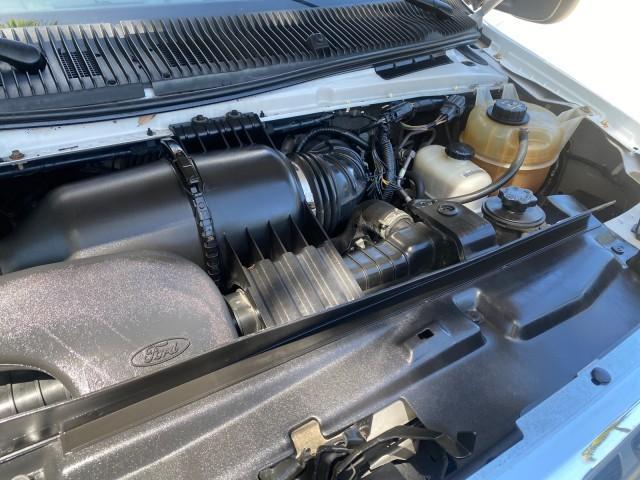 2013 Oxford White /Medium Flint Ford Econoline Commercial Cutaway 1 OWNER E 450 BOX TRUCK (1FDXE4FS4DD) with an 6.8L SOHC EFI Triton V10 Engine engine, Automatic transmission, located at 4701 North Dixie Hwy, Pompano Beach, FL, 33064, (954) 422-2889, 26.240938, -80.123474 - OUR WEBPAGE FLORIDACARS1.COM HAS OVER 100 PHOTOS AND FREE CARFAX LINK 2013 Ford Econoline Super Duty E-450 BOX TRUCK 1 OWNER 17 FT DUAL REAR WHEELS HEAVY DUTY POWER LIFT GATE VIN:1FDXE4FS4DDA91512 Cutaway 6.8L V10 F SOHC 20V Gasoline Rear Wheel Drive Features ABS Brakes Air Conditioning AM/FM Stereo - Photo#25