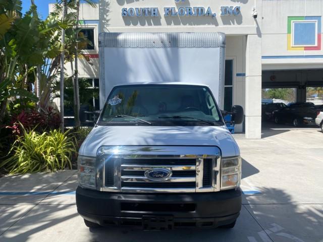 2013 Oxford White /Medium Flint Ford Econoline Commercial Cutaway 1 OWNER E 450 BOX TRUCK (1FDXE4FS4DD) with an 6.8L SOHC EFI Triton V10 Engine engine, Automatic transmission, located at 4701 North Dixie Hwy, Pompano Beach, FL, 33064, (954) 422-2889, 26.240938, -80.123474 - OUR WEBPAGE FLORIDACARS1.COM HAS OVER 100 PHOTOS AND FREE CARFAX LINK 2013 Ford Econoline Super Duty E-450 BOX TRUCK 1 OWNER 17 FT DUAL REAR WHEELS HEAVY DUTY POWER LIFT GATE VIN:1FDXE4FS4DDA91512 Cutaway 6.8L V10 F SOHC 20V Gasoline Rear Wheel Drive Features ABS Brakes Air Conditioning AM/FM Stereo - Photo#26