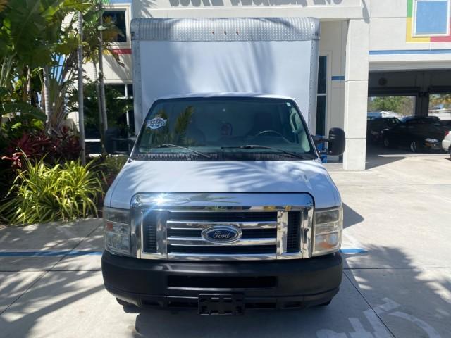 2013 Oxford White /Medium Flint Ford Econoline Commercial Cutaway 1 OWNER E 450 BOX TRUCK (1FDXE4FS4DD) with an 6.8L SOHC EFI Triton V10 Engine engine, Automatic transmission, located at 4701 North Dixie Hwy, Pompano Beach, FL, 33064, (954) 422-2889, 26.240938, -80.123474 - OUR WEBPAGE FLORIDACARS1.COM HAS OVER 100 PHOTOS AND FREE CARFAX LINK 2013 Ford Econoline Super Duty E-450 BOX TRUCK 1 OWNER 17 FT DUAL REAR WHEELS HEAVY DUTY POWER LIFT GATE VIN:1FDXE4FS4DDA91512 Cutaway 6.8L V10 F SOHC 20V Gasoline Rear Wheel Drive Features ABS Brakes Air Conditioning AM/FM Stereo - Photo#27