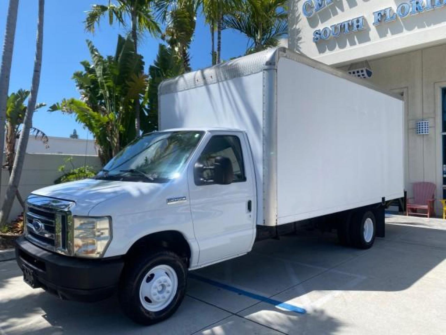 2013 Oxford White /Medium Flint Ford Econoline Commercial Cutaway 1 OWNER E 450 BOX TRUCK (1FDXE4FS4DD) with an 6.8L SOHC EFI Triton V10 Engine engine, Automatic transmission, located at 4701 North Dixie Hwy, Pompano Beach, FL, 33064, (954) 422-2889, 26.240938, -80.123474 - OUR WEBPAGE FLORIDACARS1.COM HAS OVER 100 PHOTOS AND FREE CARFAX LINK 2013 Ford Econoline Super Duty E-450 BOX TRUCK 1 OWNER 17 FT DUAL REAR WHEELS HEAVY DUTY POWER LIFT GATE VIN:1FDXE4FS4DDA91512 Cutaway 6.8L V10 F SOHC 20V Gasoline Rear Wheel Drive Features ABS Brakes Air Conditioning AM/FM Stereo - Photo#29