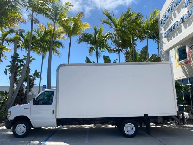 2013 Oxford White /Medium Flint Ford Econoline Commercial Cutaway 1 OWNER E 450 BOX TRUCK (1FDXE4FS4DD) with an 6.8L SOHC EFI Triton V10 Engine engine, Automatic transmission, located at 4701 North Dixie Hwy, Pompano Beach, FL, 33064, (954) 422-2889, 26.240938, -80.123474 - OUR WEBPAGE FLORIDACARS1.COM HAS OVER 100 PHOTOS AND FREE CARFAX LINK 2013 Ford Econoline Super Duty E-450 BOX TRUCK 1 OWNER 17 FT DUAL REAR WHEELS HEAVY DUTY POWER LIFT GATE VIN:1FDXE4FS4DDA91512 Cutaway 6.8L V10 F SOHC 20V Gasoline Rear Wheel Drive Features ABS Brakes Air Conditioning AM/FM Stereo - Photo#31