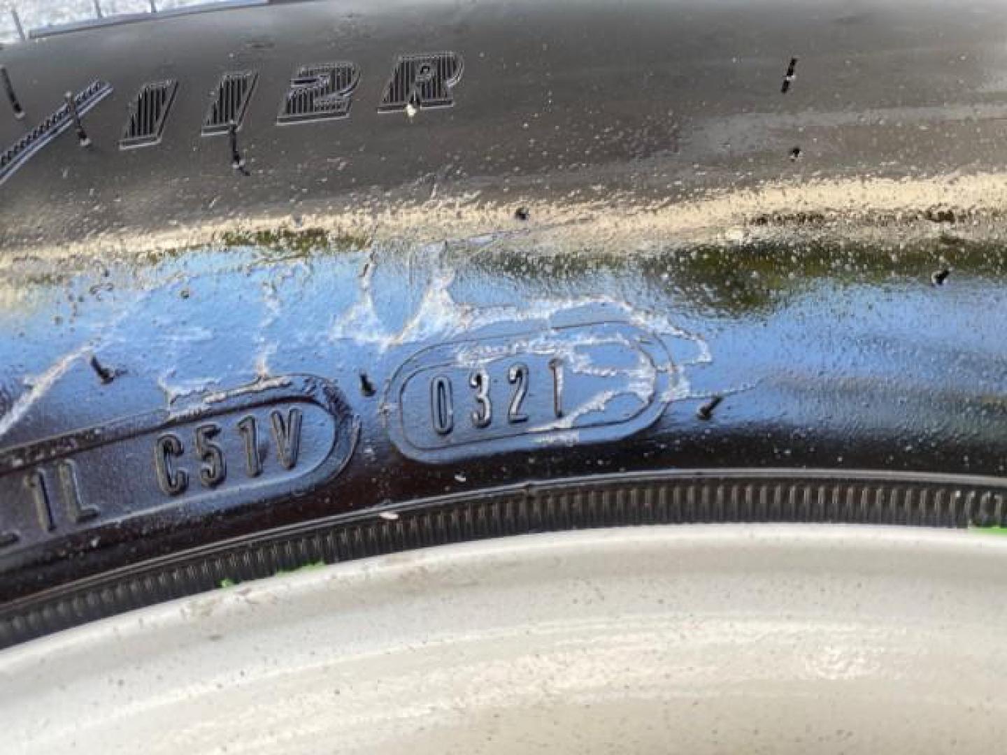 2013 Oxford White /Medium Flint Ford Econoline Commercial Cutaway 1 OWNER E 450 BOX TRUCK (1FDXE4FS4DD) with an 6.8L SOHC EFI Triton V10 Engine engine, Automatic transmission, located at 4701 North Dixie Hwy, Pompano Beach, FL, 33064, (954) 422-2889, 26.240938, -80.123474 - OUR WEBPAGE FLORIDACARS1.COM HAS OVER 100 PHOTOS AND FREE CARFAX LINK 2013 Ford Econoline Super Duty E-450 BOX TRUCK 1 OWNER 17 FT DUAL REAR WHEELS HEAVY DUTY POWER LIFT GATE VIN:1FDXE4FS4DDA91512 Cutaway 6.8L V10 F SOHC 20V Gasoline Rear Wheel Drive Features ABS Brakes Air Conditioning AM/FM Stereo - Photo#36