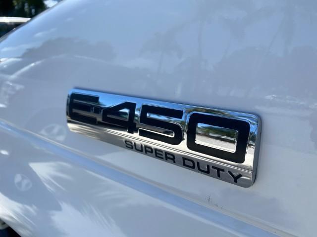 2013 Oxford White /Medium Flint Ford Econoline Commercial Cutaway 1 OWNER E 450 BOX TRUCK (1FDXE4FS4DD) with an 6.8L SOHC EFI Triton V10 Engine engine, Automatic transmission, located at 4701 North Dixie Hwy, Pompano Beach, FL, 33064, (954) 422-2889, 26.240938, -80.123474 - OUR WEBPAGE FLORIDACARS1.COM HAS OVER 100 PHOTOS AND FREE CARFAX LINK 2013 Ford Econoline Super Duty E-450 BOX TRUCK 1 OWNER 17 FT DUAL REAR WHEELS HEAVY DUTY POWER LIFT GATE VIN:1FDXE4FS4DDA91512 Cutaway 6.8L V10 F SOHC 20V Gasoline Rear Wheel Drive Features ABS Brakes Air Conditioning AM/FM Stereo - Photo#41