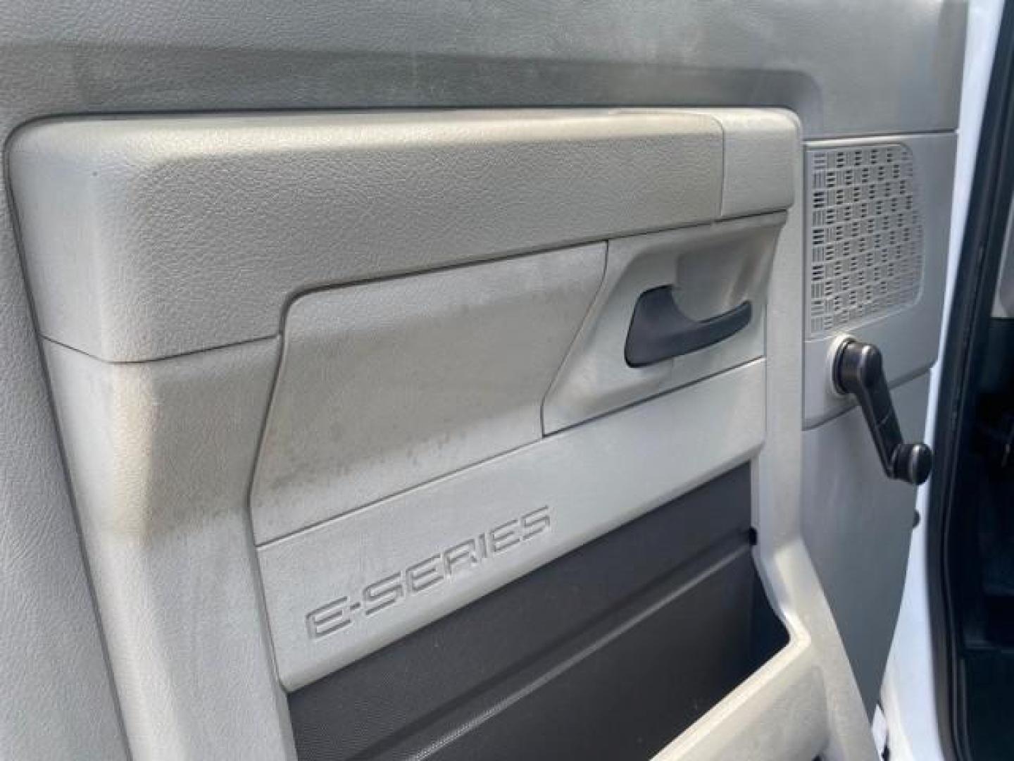 2013 Oxford White /Medium Flint Ford Econoline Commercial Cutaway 1 OWNER E 450 BOX TRUCK (1FDXE4FS4DD) with an 6.8L SOHC EFI Triton V10 Engine engine, Automatic transmission, located at 4701 North Dixie Hwy, Pompano Beach, FL, 33064, (954) 422-2889, 26.240938, -80.123474 - OUR WEBPAGE FLORIDACARS1.COM HAS OVER 100 PHOTOS AND FREE CARFAX LINK 2013 Ford Econoline Super Duty E-450 BOX TRUCK 1 OWNER 17 FT DUAL REAR WHEELS HEAVY DUTY POWER LIFT GATE VIN:1FDXE4FS4DDA91512 Cutaway 6.8L V10 F SOHC 20V Gasoline Rear Wheel Drive Features ABS Brakes Air Conditioning AM/FM Stereo - Photo#43