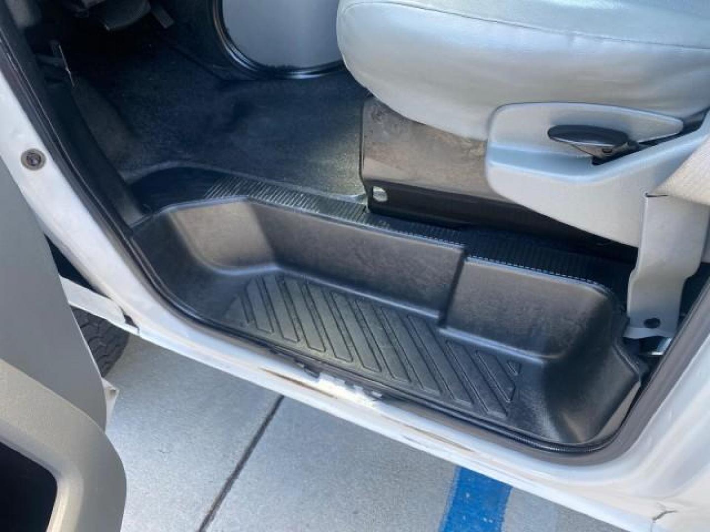 2013 Oxford White /Medium Flint Ford Econoline Commercial Cutaway 1 OWNER E 450 BOX TRUCK (1FDXE4FS4DD) with an 6.8L SOHC EFI Triton V10 Engine engine, Automatic transmission, located at 4701 North Dixie Hwy, Pompano Beach, FL, 33064, (954) 422-2889, 26.240938, -80.123474 - OUR WEBPAGE FLORIDACARS1.COM HAS OVER 100 PHOTOS AND FREE CARFAX LINK 2013 Ford Econoline Super Duty E-450 BOX TRUCK 1 OWNER 17 FT DUAL REAR WHEELS HEAVY DUTY POWER LIFT GATE VIN:1FDXE4FS4DDA91512 Cutaway 6.8L V10 F SOHC 20V Gasoline Rear Wheel Drive Features ABS Brakes Air Conditioning AM/FM Stereo - Photo#44