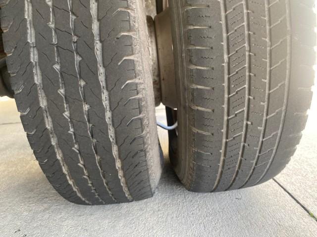 2013 Oxford White /Medium Flint Ford Econoline Commercial Cutaway 1 OWNER E 450 BOX TRUCK (1FDXE4FS4DD) with an 6.8L SOHC EFI Triton V10 Engine engine, Automatic transmission, located at 4701 North Dixie Hwy, Pompano Beach, FL, 33064, (954) 422-2889, 26.240938, -80.123474 - OUR WEBPAGE FLORIDACARS1.COM HAS OVER 100 PHOTOS AND FREE CARFAX LINK 2013 Ford Econoline Super Duty E-450 BOX TRUCK 1 OWNER 17 FT DUAL REAR WHEELS HEAVY DUTY POWER LIFT GATE VIN:1FDXE4FS4DDA91512 Cutaway 6.8L V10 F SOHC 20V Gasoline Rear Wheel Drive Features ABS Brakes Air Conditioning AM/FM Stereo - Photo#72