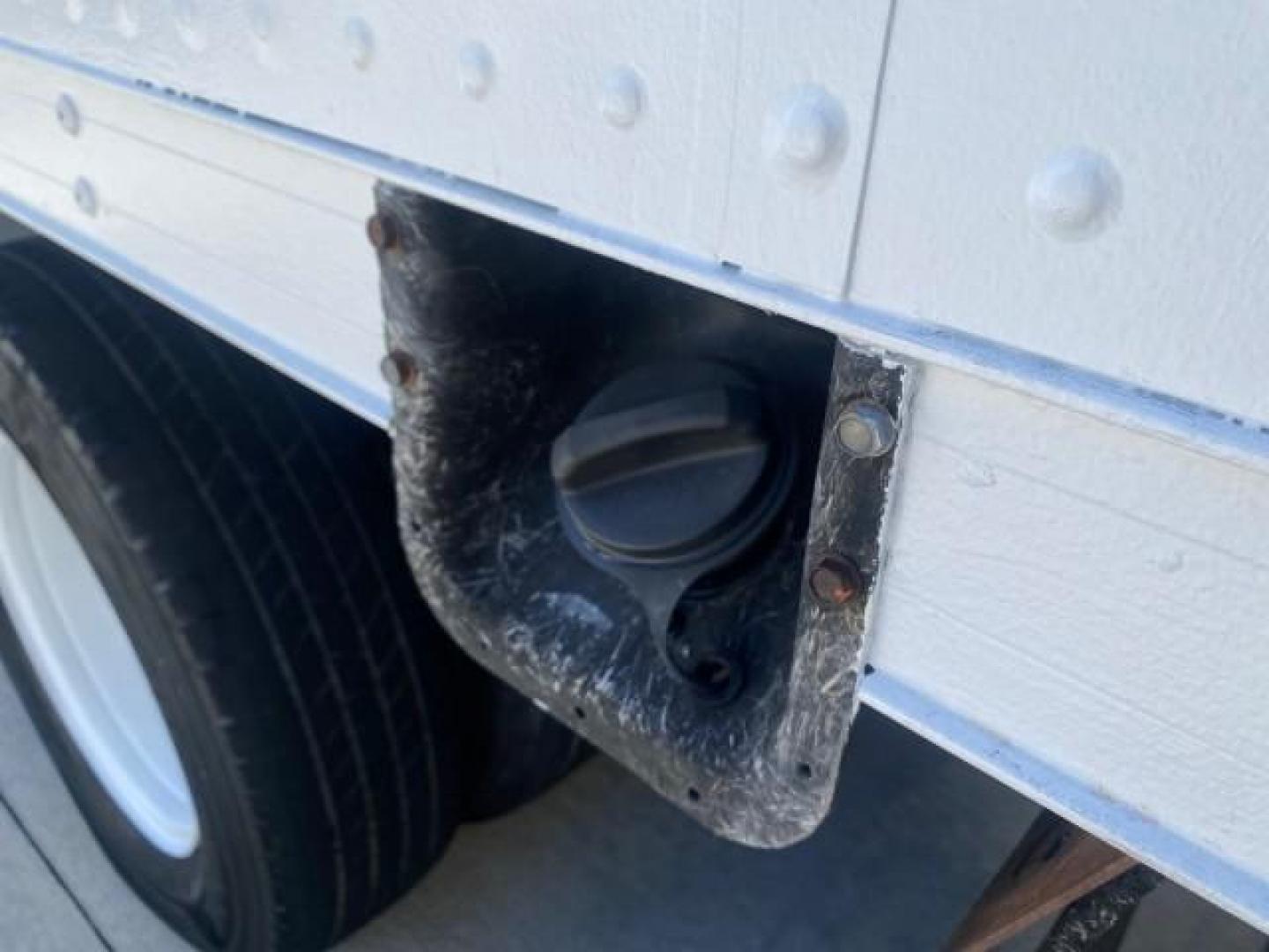 2013 Oxford White /Medium Flint Ford Econoline Commercial Cutaway 1 OWNER E 450 BOX TRUCK (1FDXE4FS4DD) with an 6.8L SOHC EFI Triton V10 Engine engine, Automatic transmission, located at 4701 North Dixie Hwy, Pompano Beach, FL, 33064, (954) 422-2889, 26.240938, -80.123474 - OUR WEBPAGE FLORIDACARS1.COM HAS OVER 100 PHOTOS AND FREE CARFAX LINK 2013 Ford Econoline Super Duty E-450 BOX TRUCK 1 OWNER 17 FT DUAL REAR WHEELS HEAVY DUTY POWER LIFT GATE VIN:1FDXE4FS4DDA91512 Cutaway 6.8L V10 F SOHC 20V Gasoline Rear Wheel Drive Features ABS Brakes Air Conditioning AM/FM Stereo - Photo#73