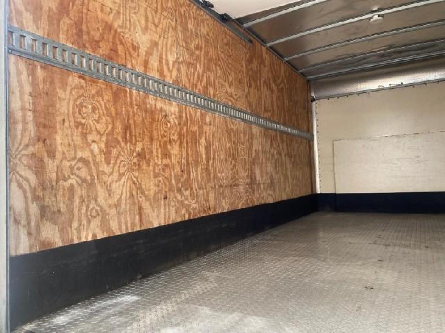 2013 Oxford White /Medium Flint Ford Econoline Commercial Cutaway 1 OWNER E 450 BOX TRUCK (1FDXE4FS4DD) with an 6.8L SOHC EFI Triton V10 Engine engine, Automatic transmission, located at 4701 North Dixie Hwy, Pompano Beach, FL, 33064, (954) 422-2889, 26.240938, -80.123474 - OUR WEBPAGE FLORIDACARS1.COM HAS OVER 100 PHOTOS AND FREE CARFAX LINK 2013 Ford Econoline Super Duty E-450 BOX TRUCK 1 OWNER 17 FT DUAL REAR WHEELS HEAVY DUTY POWER LIFT GATE VIN:1FDXE4FS4DDA91512 Cutaway 6.8L V10 F SOHC 20V Gasoline Rear Wheel Drive Features ABS Brakes Air Conditioning AM/FM Stereo - Photo#82