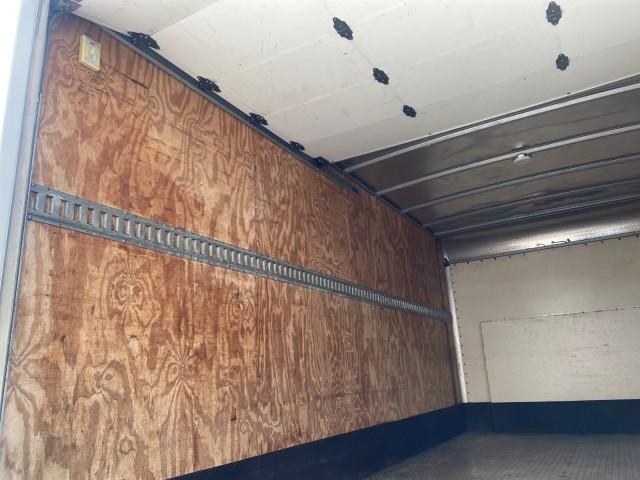 2013 Oxford White /Medium Flint Ford Econoline Commercial Cutaway 1 OWNER E 450 BOX TRUCK (1FDXE4FS4DD) with an 6.8L SOHC EFI Triton V10 Engine engine, Automatic transmission, located at 4701 North Dixie Hwy, Pompano Beach, FL, 33064, (954) 422-2889, 26.240938, -80.123474 - OUR WEBPAGE FLORIDACARS1.COM HAS OVER 100 PHOTOS AND FREE CARFAX LINK 2013 Ford Econoline Super Duty E-450 BOX TRUCK 1 OWNER 17 FT DUAL REAR WHEELS HEAVY DUTY POWER LIFT GATE VIN:1FDXE4FS4DDA91512 Cutaway 6.8L V10 F SOHC 20V Gasoline Rear Wheel Drive Features ABS Brakes Air Conditioning AM/FM Stereo - Photo#83