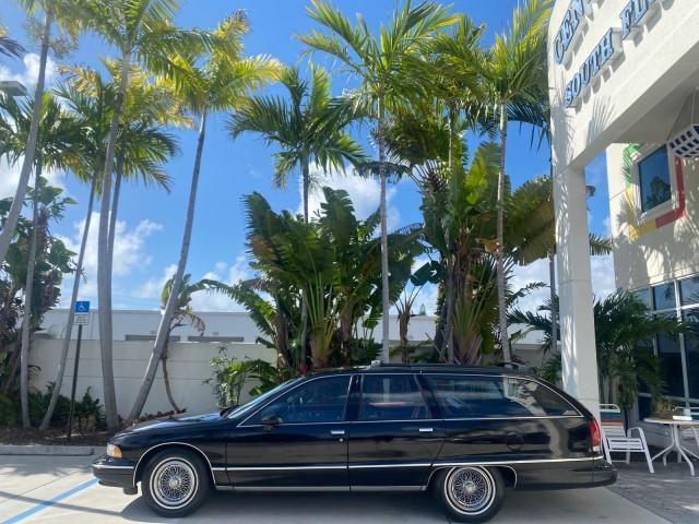 1993 Black /Red Chevrolet Caprice Classic STATON WAGON 1 OWNER (1G1BL8375PW) with an 5.7L V8 F OHV 16V engine, Automatic transmission, located at 4701 North Dixie Hwy, Pompano Beach, FL, 33064, (954) 422-2889, 26.240938, -80.123474 - OUR WEBPAGE FLORIDACARS1.COM HAS OVER 100 PHOTOS AND FREE CARFAX LINK 1993 Chevrolet Caprice -1 OWNER STATION WAGON REAR JUMP SEAT INCLUDED - NO ACCIDENTS EVER - VERY HARD COLOR COMBO TO FIND BLACK EXTERIOR RED INTERIOR Wagon 4 DR 5.7L V8 F OHV 16V Gasoline Rear Wheel Drive Features ABS Brakes Air C - Photo#4
