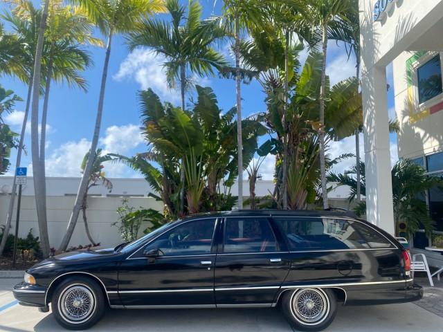 1993 Black /Red Chevrolet Caprice Classic STATON WAGON 1 OWNER (1G1BL8375PW) with an 5.7L V8 F OHV 16V engine, Automatic transmission, located at 4701 North Dixie Hwy, Pompano Beach, FL, 33064, (954) 422-2889, 26.240938, -80.123474 - OUR WEBPAGE FLORIDACARS1.COM HAS OVER 100 PHOTOS AND FREE CARFAX LINK 1993 Chevrolet Caprice -1 OWNER STATION WAGON REAR JUMP SEAT INCLUDED - NO ACCIDENTS EVER - VERY HARD COLOR COMBO TO FIND BLACK EXTERIOR RED INTERIOR Wagon 4 DR 5.7L V8 F OHV 16V Gasoline Rear Wheel Drive Features ABS Brakes Air C - Photo#31