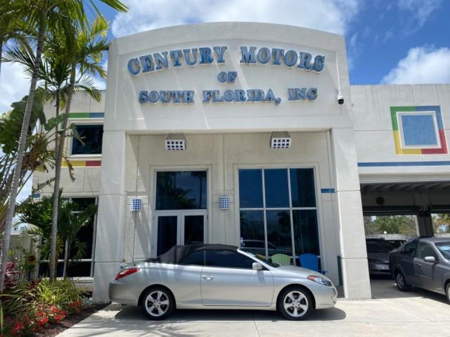 2006 Lunar Mist Metallic /Dark Stone Toyota Camry Solara SLE V6 LOW MILES 54,978 1 OWNER (4T1FA38P36U) with an 3.3L DOHC SMPI 24-Valve V6 Engine engine, Automatic transmission, located at 4701 North Dixie Hwy, Pompano Beach, FL, 33064, (954) 422-2889, 26.240938, -80.123474 - OUR WEBPAGE FLORIDACARS1.COM HAS OVER 100 PHOTOS AND FREE CARFAX LINK 2006 Toyota Camry Solara SLE V6 1 OWNER LEATHER LOADED ABSOLUTELY NO CRACKS ON THE DASH Convertible 3.3L V6 F DOHC 24V Gasoline 28 MPG Front Wheel Drive Features ABS Brakes Air Conditioning Alloy Wheels AM/FM Stereo Automatic Tran - Photo#0