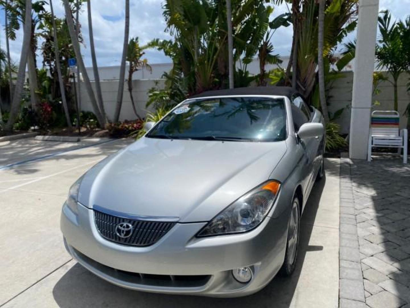 2006 Lunar Mist Metallic /Dark Stone Toyota Camry Solara SLE V6 LOW MILES 54,978 1 OWNER (4T1FA38P36U) with an 3.3L DOHC SMPI 24-Valve V6 Engine engine, Automatic transmission, located at 4701 North Dixie Hwy, Pompano Beach, FL, 33064, (954) 422-2889, 26.240938, -80.123474 - OUR WEBPAGE FLORIDACARS1.COM HAS OVER 100 PHOTOS AND FREE CARFAX LINK 2006 Toyota Camry Solara SLE V6 1 OWNER LEATHER LOADED ABSOLUTELY NO CRACKS ON THE DASH Convertible 3.3L V6 F DOHC 24V Gasoline 28 MPG Front Wheel Drive Features ABS Brakes Air Conditioning Alloy Wheels AM/FM Stereo Automatic Tran - Photo#3