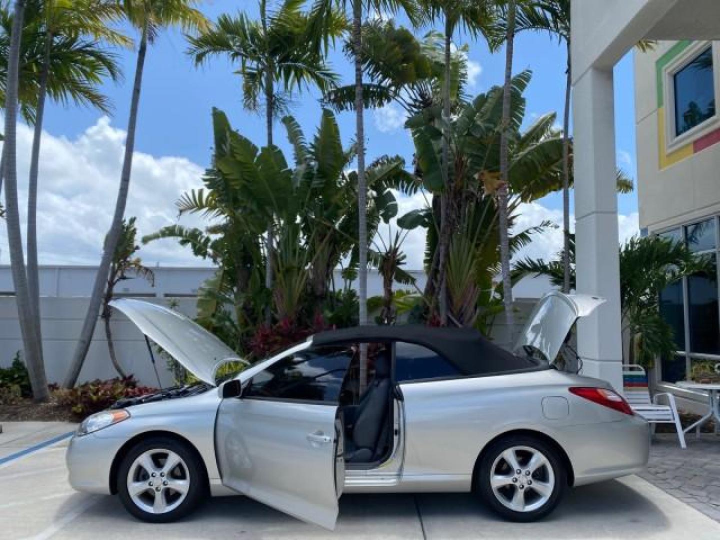 2006 Lunar Mist Metallic /Dark Stone Toyota Camry Solara SLE V6 LOW MILES 54,978 1 OWNER (4T1FA38P36U) with an 3.3L DOHC SMPI 24-Valve V6 Engine engine, Automatic transmission, located at 4701 North Dixie Hwy, Pompano Beach, FL, 33064, (954) 422-2889, 26.240938, -80.123474 - OUR WEBPAGE FLORIDACARS1.COM HAS OVER 100 PHOTOS AND FREE CARFAX LINK 2006 Toyota Camry Solara SLE V6 1 OWNER LEATHER LOADED ABSOLUTELY NO CRACKS ON THE DASH Convertible 3.3L V6 F DOHC 24V Gasoline 28 MPG Front Wheel Drive Features ABS Brakes Air Conditioning Alloy Wheels AM/FM Stereo Automatic Tran - Photo#8