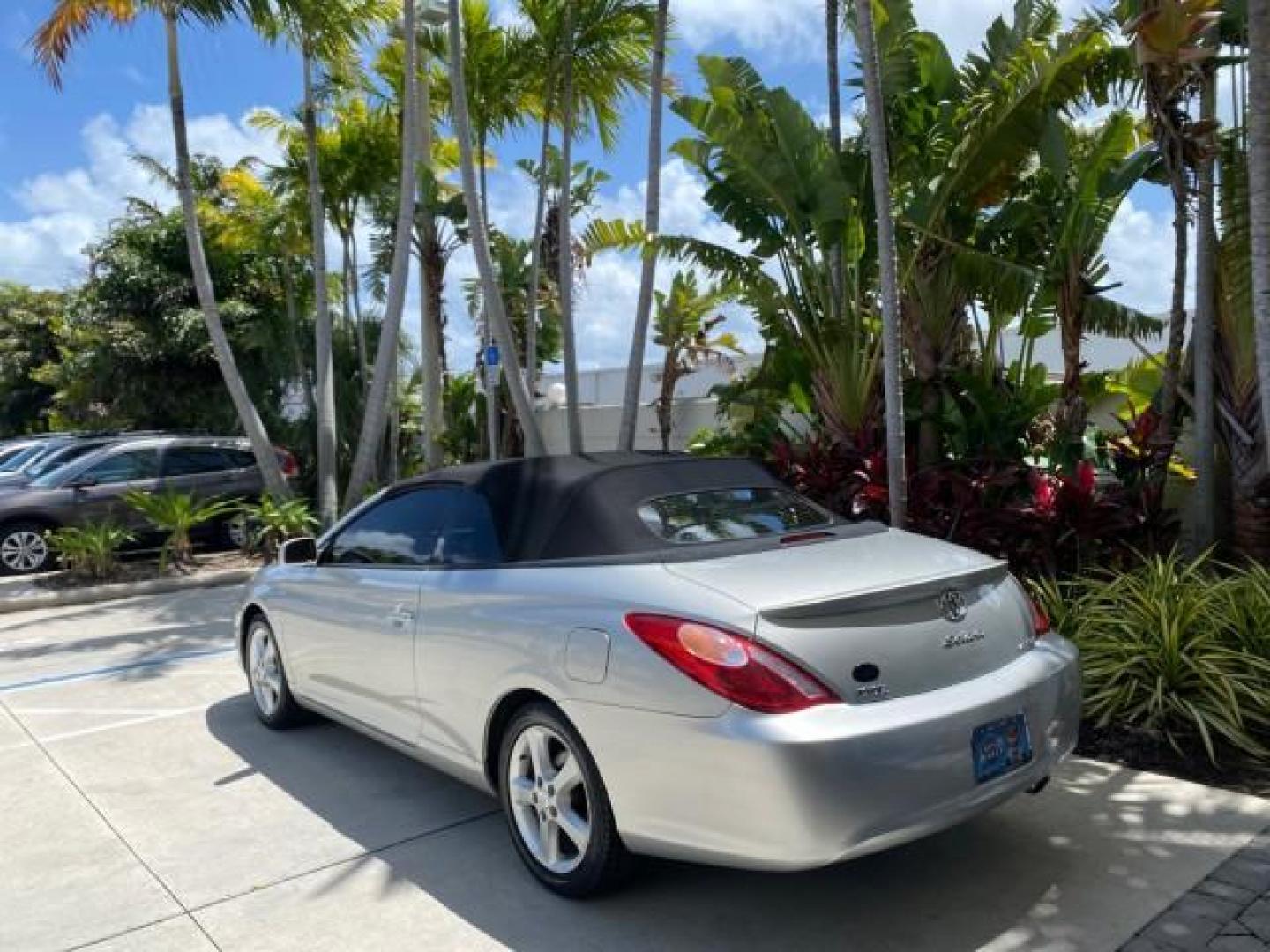 2006 Lunar Mist Metallic /Dark Stone Toyota Camry Solara SLE V6 LOW MILES 54,978 1 OWNER (4T1FA38P36U) with an 3.3L DOHC SMPI 24-Valve V6 Engine engine, Automatic transmission, located at 4701 North Dixie Hwy, Pompano Beach, FL, 33064, (954) 422-2889, 26.240938, -80.123474 - OUR WEBPAGE FLORIDACARS1.COM HAS OVER 100 PHOTOS AND FREE CARFAX LINK 2006 Toyota Camry Solara SLE V6 1 OWNER LEATHER LOADED ABSOLUTELY NO CRACKS ON THE DASH Convertible 3.3L V6 F DOHC 24V Gasoline 28 MPG Front Wheel Drive Features ABS Brakes Air Conditioning Alloy Wheels AM/FM Stereo Automatic Tran - Photo#38