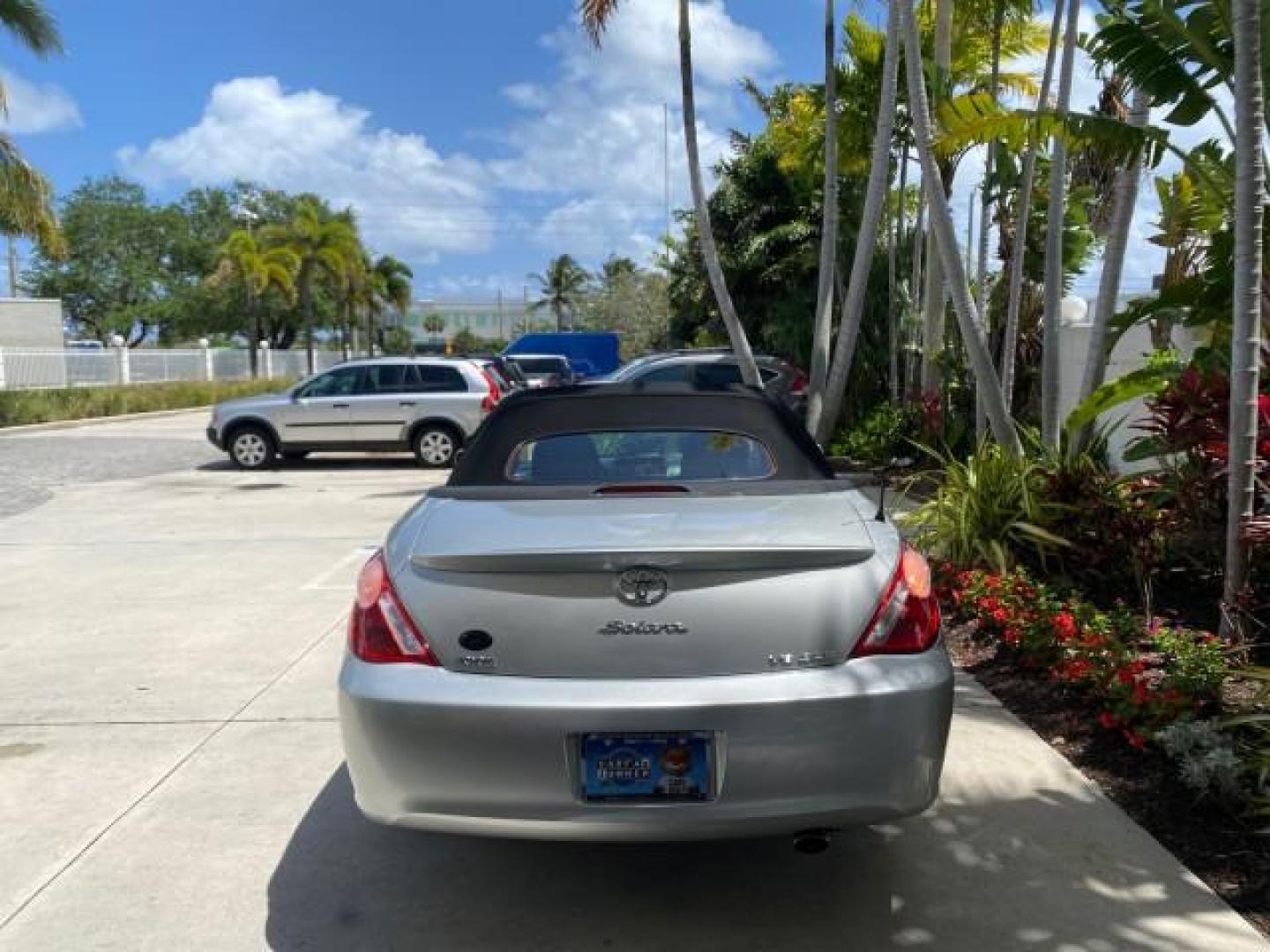 2006 Lunar Mist Metallic /Dark Stone Toyota Camry Solara SLE V6 LOW MILES 54,978 1 OWNER (4T1FA38P36U) with an 3.3L DOHC SMPI 24-Valve V6 Engine engine, Automatic transmission, located at 4701 North Dixie Hwy, Pompano Beach, FL, 33064, (954) 422-2889, 26.240938, -80.123474 - OUR WEBPAGE FLORIDACARS1.COM HAS OVER 100 PHOTOS AND FREE CARFAX LINK 2006 Toyota Camry Solara SLE V6 1 OWNER LEATHER LOADED ABSOLUTELY NO CRACKS ON THE DASH Convertible 3.3L V6 F DOHC 24V Gasoline 28 MPG Front Wheel Drive Features ABS Brakes Air Conditioning Alloy Wheels AM/FM Stereo Automatic Tran - Photo#42
