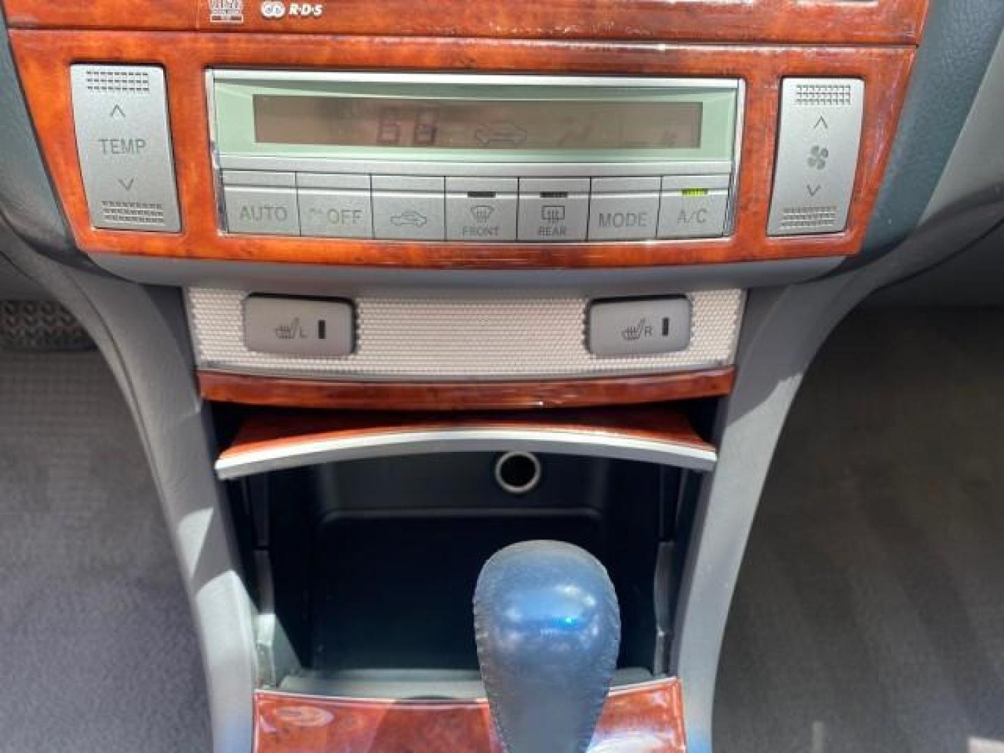 2006 Lunar Mist Metallic /Dark Stone Toyota Camry Solara SLE V6 LOW MILES 54,978 1 OWNER (4T1FA38P36U) with an 3.3L DOHC SMPI 24-Valve V6 Engine engine, Automatic transmission, located at 4701 North Dixie Hwy, Pompano Beach, FL, 33064, (954) 422-2889, 26.240938, -80.123474 - OUR WEBPAGE FLORIDACARS1.COM HAS OVER 100 PHOTOS AND FREE CARFAX LINK 2006 Toyota Camry Solara SLE V6 1 OWNER LEATHER LOADED ABSOLUTELY NO CRACKS ON THE DASH Convertible 3.3L V6 F DOHC 24V Gasoline 28 MPG Front Wheel Drive Features ABS Brakes Air Conditioning Alloy Wheels AM/FM Stereo Automatic Tran - Photo#79