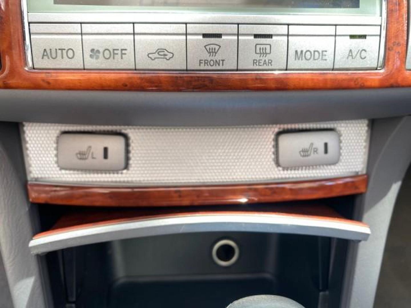 2006 Lunar Mist Metallic /Dark Stone Toyota Camry Solara SLE V6 LOW MILES 54,978 1 OWNER (4T1FA38P36U) with an 3.3L DOHC SMPI 24-Valve V6 Engine engine, Automatic transmission, located at 4701 North Dixie Hwy, Pompano Beach, FL, 33064, (954) 422-2889, 26.240938, -80.123474 - OUR WEBPAGE FLORIDACARS1.COM HAS OVER 100 PHOTOS AND FREE CARFAX LINK 2006 Toyota Camry Solara SLE V6 1 OWNER LEATHER LOADED ABSOLUTELY NO CRACKS ON THE DASH Convertible 3.3L V6 F DOHC 24V Gasoline 28 MPG Front Wheel Drive Features ABS Brakes Air Conditioning Alloy Wheels AM/FM Stereo Automatic Tran - Photo#80