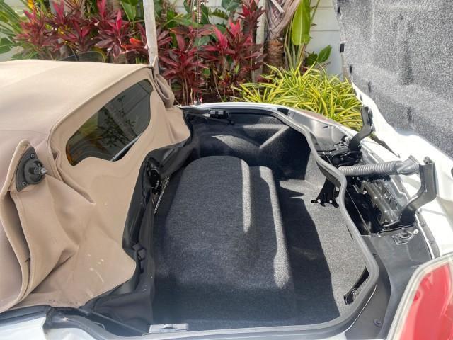 2007 Polar White /Tan Saturn Sky LOW MILES 21,329 5 SPEED MANUAL (1G8MB35B47Y) with an 2.4L DOHC VVT I4 Aluminum Ecotec Engine engine, Manual transmission, located at 4701 North Dixie Hwy, Pompano Beach, FL, 33064, (954) 422-2889, 26.240938, -80.123474 - OUR WEBPAGE FLORIDACARS1.COM HAS OVER 100 PHOTOS AND FREE CARFAX LINK 2007 Saturn SKY 5 SPEED MANUAL Convertible 2.4L I4 F DOHC Gasoline 28 MPG Rear Wheel Drive Features ABS Brakes Air Conditioning Alloy Wheels AM/FM Stereo Auxiliary Audio Input CD Audio Cruise Control Leather Seats Manual Transmiss - Photo#14