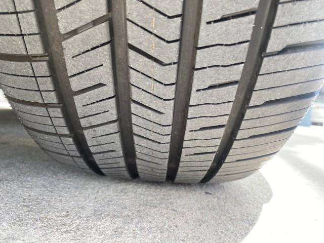 2007 Polar White /Tan Saturn Sky LOW MILES 21,329 5 SPEED MANUAL (1G8MB35B47Y) with an 2.4L DOHC VVT I4 Aluminum Ecotec Engine engine, Manual transmission, located at 4701 North Dixie Hwy, Pompano Beach, FL, 33064, (954) 422-2889, 26.240938, -80.123474 - OUR WEBPAGE FLORIDACARS1.COM HAS OVER 100 PHOTOS AND FREE CARFAX LINK 2007 Saturn SKY 5 SPEED MANUAL Convertible 2.4L I4 F DOHC Gasoline 28 MPG Rear Wheel Drive Features ABS Brakes Air Conditioning Alloy Wheels AM/FM Stereo Auxiliary Audio Input CD Audio Cruise Control Leather Seats Manual Transmiss - Photo#20