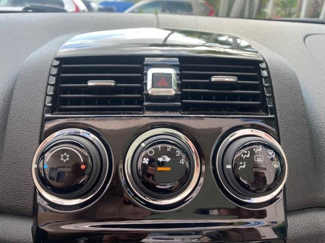 2007 Polar White /Tan Saturn Sky LOW MILES 21,329 5 SPEED MANUAL (1G8MB35B47Y) with an 2.4L DOHC VVT I4 Aluminum Ecotec Engine engine, Manual transmission, located at 4701 North Dixie Hwy, Pompano Beach, FL, 33064, (954) 422-2889, 26.240938, -80.123474 - OUR WEBPAGE FLORIDACARS1.COM HAS OVER 100 PHOTOS AND FREE CARFAX LINK 2007 Saturn SKY 5 SPEED MANUAL Convertible 2.4L I4 F DOHC Gasoline 28 MPG Rear Wheel Drive Features ABS Brakes Air Conditioning Alloy Wheels AM/FM Stereo Auxiliary Audio Input CD Audio Cruise Control Leather Seats Manual Transmiss - Photo#75