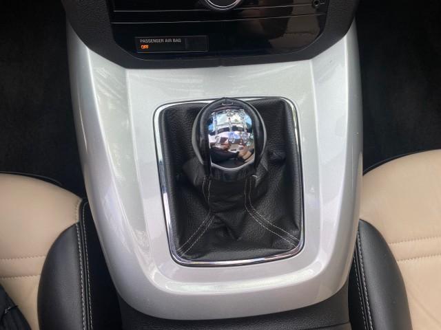 2007 Polar White /Tan Saturn Sky LOW MILES 21,329 5 SPEED MANUAL (1G8MB35B47Y) with an 2.4L DOHC VVT I4 Aluminum Ecotec Engine engine, Manual transmission, located at 4701 North Dixie Hwy, Pompano Beach, FL, 33064, (954) 422-2889, 26.240938, -80.123474 - OUR WEBPAGE FLORIDACARS1.COM HAS OVER 100 PHOTOS AND FREE CARFAX LINK 2007 Saturn SKY 5 SPEED MANUAL Convertible 2.4L I4 F DOHC Gasoline 28 MPG Rear Wheel Drive Features ABS Brakes Air Conditioning Alloy Wheels AM/FM Stereo Auxiliary Audio Input CD Audio Cruise Control Leather Seats Manual Transmiss - Photo#77