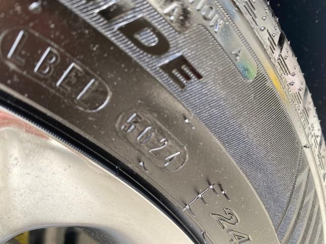 2007 Polar White /Tan Saturn Sky LOW MILES 21,329 5 SPEED MANUAL (1G8MB35B47Y) with an 2.4L DOHC VVT I4 Aluminum Ecotec Engine engine, Manual transmission, located at 4701 North Dixie Hwy, Pompano Beach, FL, 33064, (954) 422-2889, 26.240938, -80.123474 - OUR WEBPAGE FLORIDACARS1.COM HAS OVER 100 PHOTOS AND FREE CARFAX LINK 2007 Saturn SKY 5 SPEED MANUAL Convertible 2.4L I4 F DOHC Gasoline 28 MPG Rear Wheel Drive Features ABS Brakes Air Conditioning Alloy Wheels AM/FM Stereo Auxiliary Audio Input CD Audio Cruise Control Leather Seats Manual Transmiss - Photo#89