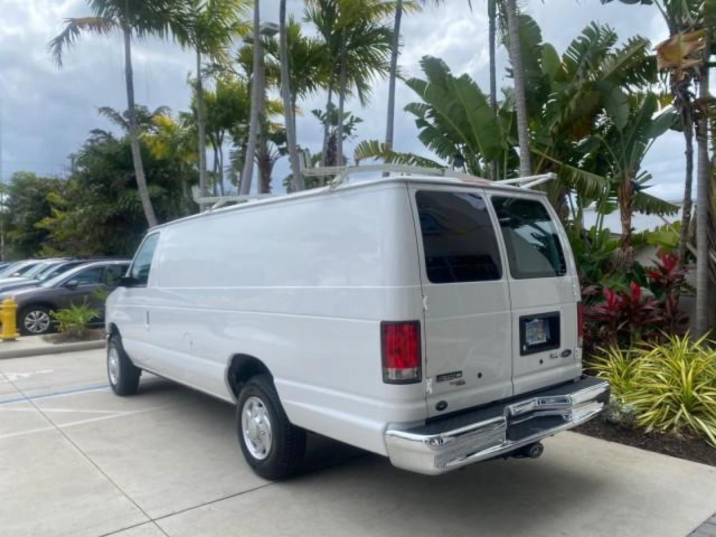 2014 Oxford White /Medium Flint Ford Econoline Cargo Van EXTENDED LOW MILES 6,380 1 OWNER (1FTNS1EW3ED) with an 4.6L EFI V8 FFV Capable Engine engine, Automatic transmission, located at 4701 North Dixie Hwy, Pompano Beach, FL, 33064, (954) 422-2889, 26.240938, -80.123474 - OUR WEBPAGE FLORIDACARS1.COM HAS OVER 100 PHOTOS AND FREE CARFAX LINK 2014 Ford E-Series E-150 1 OWNER Van 4.6L V8 F SOHC 16V Gasoline 16 MPG Rear Wheel Drive Features ABS Brakes Air Conditioning AM/FM Stereo Automatic Transmission Auxiliary Audio Input Barn Doors Power Locks Traction Control Vinyl - Photo#32