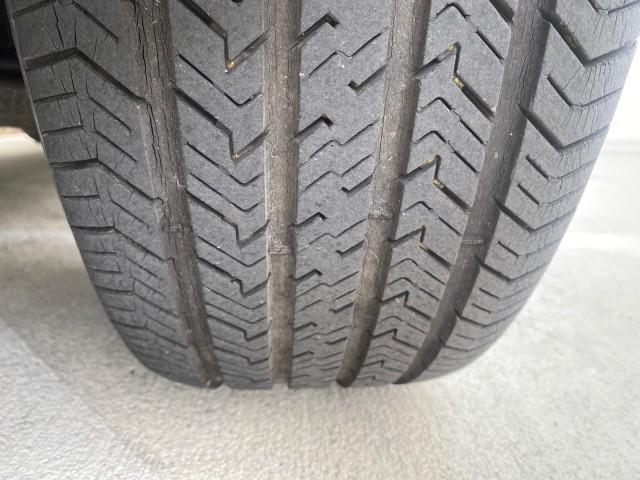 2005 Silver Pearl /Grey Saturn Relay Relay 2 VAN LOW MILES 64,057 1 OWNER (5GZDV03LX5D) with an 3.5L OHV SMPI 12-Valve V6 Aluminum Engine engine, Automatic transmission, located at 4701 North Dixie Hwy, Pompano Beach, FL, 33064, (954) 422-2889, 26.240938, -80.123474 - OUR WEBPAGE FLORIDACARS1.COM HAS OVER 100 PHOTOS AND FREE CARFAX LINK 2005 Saturn Relay 2 1 OWNER AUTO CHECK IS CORRECT CARFAX STATES 2 OWNERS THIS IS INCORRECT Van 3.5L V6 F Gasoline MPG 24 Front Wheel Drive Features ABS Brakes Air Conditioning Alloy Wheels AM/FM Stereo Automatic Transmission CD Au - Photo#20