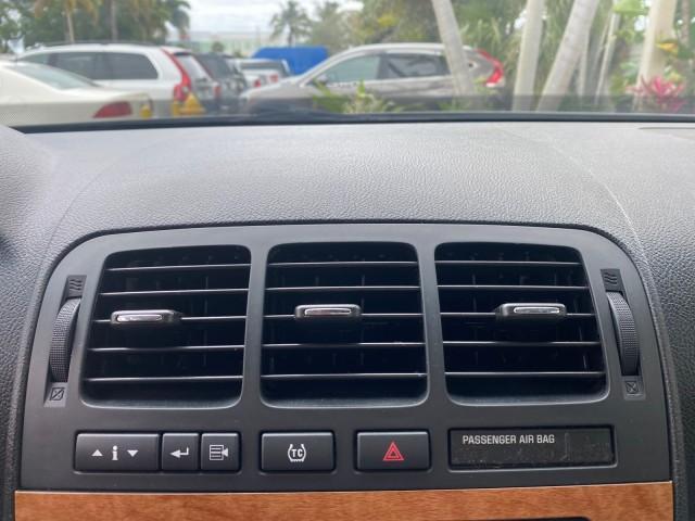 2005 Silver Pearl /Grey Saturn Relay Relay 2 VAN LOW MILES 64,057 1 OWNER (5GZDV03LX5D) with an 3.5L OHV SMPI 12-Valve V6 Aluminum Engine engine, Automatic transmission, located at 4701 North Dixie Hwy, Pompano Beach, FL, 33064, (954) 422-2889, 26.240938, -80.123474 - OUR WEBPAGE FLORIDACARS1.COM HAS OVER 100 PHOTOS AND FREE CARFAX LINK 2005 Saturn Relay 2 1 OWNER AUTO CHECK IS CORRECT CARFAX STATES 2 OWNERS THIS IS INCORRECT Van 3.5L V6 F Gasoline MPG 24 Front Wheel Drive Features ABS Brakes Air Conditioning Alloy Wheels AM/FM Stereo Automatic Transmission CD Au - Photo#57