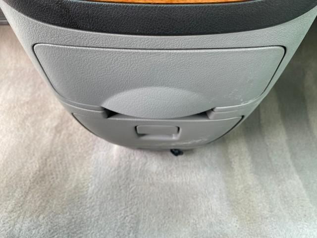 2005 Silver Pearl /Grey Saturn Relay Relay 2 VAN LOW MILES 64,057 1 OWNER (5GZDV03LX5D) with an 3.5L OHV SMPI 12-Valve V6 Aluminum Engine engine, Automatic transmission, located at 4701 North Dixie Hwy, Pompano Beach, FL, 33064, (954) 422-2889, 26.240938, -80.123474 - OUR WEBPAGE FLORIDACARS1.COM HAS OVER 100 PHOTOS AND FREE CARFAX LINK 2005 Saturn Relay 2 1 OWNER AUTO CHECK IS CORRECT CARFAX STATES 2 OWNERS THIS IS INCORRECT Van 3.5L V6 F Gasoline MPG 24 Front Wheel Drive Features ABS Brakes Air Conditioning Alloy Wheels AM/FM Stereo Automatic Transmission CD Au - Photo#60