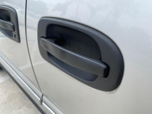 2005 Silver Pearl /Grey Saturn Relay Relay 2 VAN LOW MILES 64,057 1 OWNER (5GZDV03LX5D) with an 3.5L OHV SMPI 12-Valve V6 Aluminum Engine engine, Automatic transmission, located at 4701 North Dixie Hwy, Pompano Beach, FL, 33064, (954) 422-2889, 26.240938, -80.123474 - OUR WEBPAGE FLORIDACARS1.COM HAS OVER 100 PHOTOS AND FREE CARFAX LINK 2005 Saturn Relay 2 1 OWNER AUTO CHECK IS CORRECT CARFAX STATES 2 OWNERS THIS IS INCORRECT Van 3.5L V6 F Gasoline MPG 24 Front Wheel Drive Features ABS Brakes Air Conditioning Alloy Wheels AM/FM Stereo Automatic Transmission CD Au - Photo#73