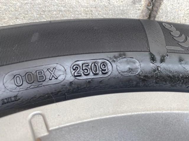 2005 Silver Pearl /Grey Saturn Relay Relay 2 VAN LOW MILES 64,057 1 OWNER (5GZDV03LX5D) with an 3.5L OHV SMPI 12-Valve V6 Aluminum Engine engine, Automatic transmission, located at 4701 North Dixie Hwy, Pompano Beach, FL, 33064, (954) 422-2889, 26.240938, -80.123474 - OUR WEBPAGE FLORIDACARS1.COM HAS OVER 100 PHOTOS AND FREE CARFAX LINK 2005 Saturn Relay 2 1 OWNER AUTO CHECK IS CORRECT CARFAX STATES 2 OWNERS THIS IS INCORRECT Van 3.5L V6 F Gasoline MPG 24 Front Wheel Drive Features ABS Brakes Air Conditioning Alloy Wheels AM/FM Stereo Automatic Transmission CD Au - Photo#89