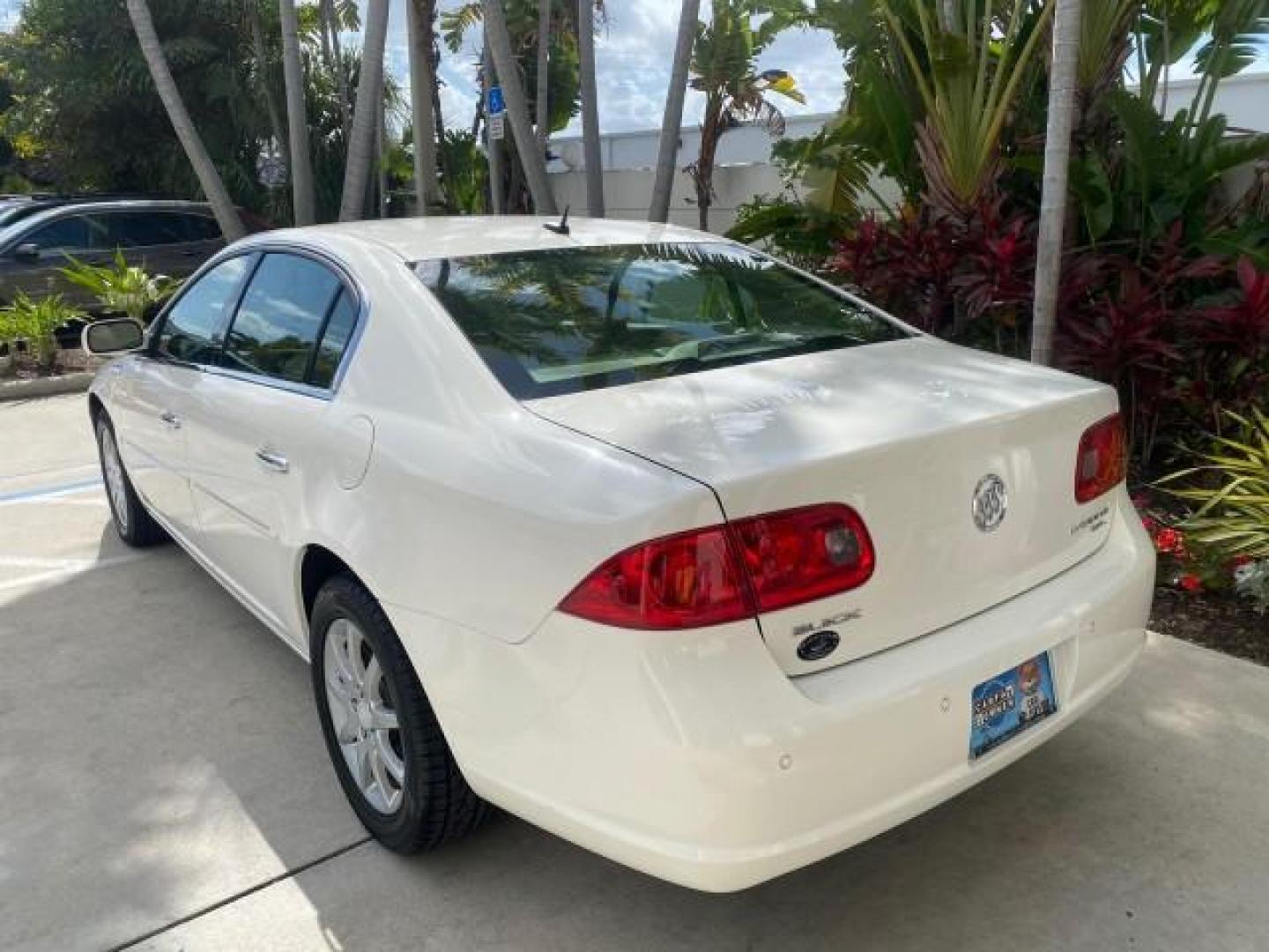 2008 White Opal /Cocoa/Cashmere Buick Lucerne CXL LOW MILES 40,989 1 OWNER (1G4HD57298U) with an 3.8L V6 SFI Engine engine, Automatic transmission, located at 4701 North Dixie Hwy, Pompano Beach, FL, 33064, (954) 422-2889, 26.240938, -80.123474 - OUR WEBPAGE FLORIDACARS1.COM HAS OVER 100 PHOTOS AND FREE CARFAX LINK 2008 Buick Lucerne CXL 1 OWNER CARFAX MINOR BUMPER SCUFF AUTO CHECK 1 OWNER NO ACCIDENTS Sedan 4 DR 3.8L V6 F Gasoline 28 MPG Front Wheel Drive Features ABS Brakes Air Conditioning Alloy Wheels AM/FM Stereo Automatic Transmission- Photo#33