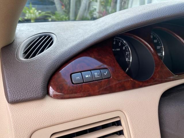 2008 White Opal /Cocoa/Cashmere Buick Lucerne CXL LOW MILES 40,989 1 OWNER (1G4HD57298U) with an 3.8L V6 SFI Engine engine, Automatic transmission, located at 4701 North Dixie Hwy, Pompano Beach, FL, 33064, (954) 422-2889, 26.240938, -80.123474 - OUR WEBPAGE FLORIDACARS1.COM HAS OVER 100 PHOTOS AND FREE CARFAX LINK 2008 Buick Lucerne CXL 1 OWNER CARFAX MINOR BUMPER SCUFF AUTO CHECK 1 OWNER NO ACCIDENTS Sedan 4 DR 3.8L V6 F Gasoline 28 MPG Front Wheel Drive Features ABS Brakes Air Conditioning Alloy Wheels AM/FM Stereo Automatic Transmission - Photo#54