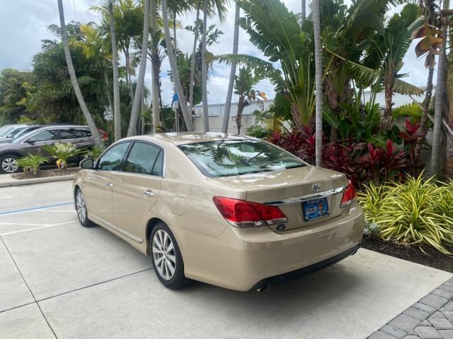 2011 Sandy Beach Metallic /Ivory Toyota Avalon Limited LEATHER LOADED SUNROOF (4T1BK3DB8BU) with an 3.5L DOHC EFI 24-Valve V6 Engine engine, Automatic transmission, located at 4701 North Dixie Hwy, Pompano Beach, FL, 33064, (954) 422-2889, 26.240938, -80.123474 - OUR WEBPAGE FLORIDACARS1.COM HAS OVER 100 PHOTOS AND FREE CARFAX LINK 2011 Toyota Avalon LIMITED LEATHER SUNROOF THE DASH HAS ABSOLUTELY NO CRACKS Sedan 4 DR 3.5L V6 F DOHC 24V Gasoline 29 MPG Front Wheel Drive Features A/C Seat(s) ABS Brakes Air Conditioning Alloy Wheels AM/FM Stereo Automatic Tran - Photo#5