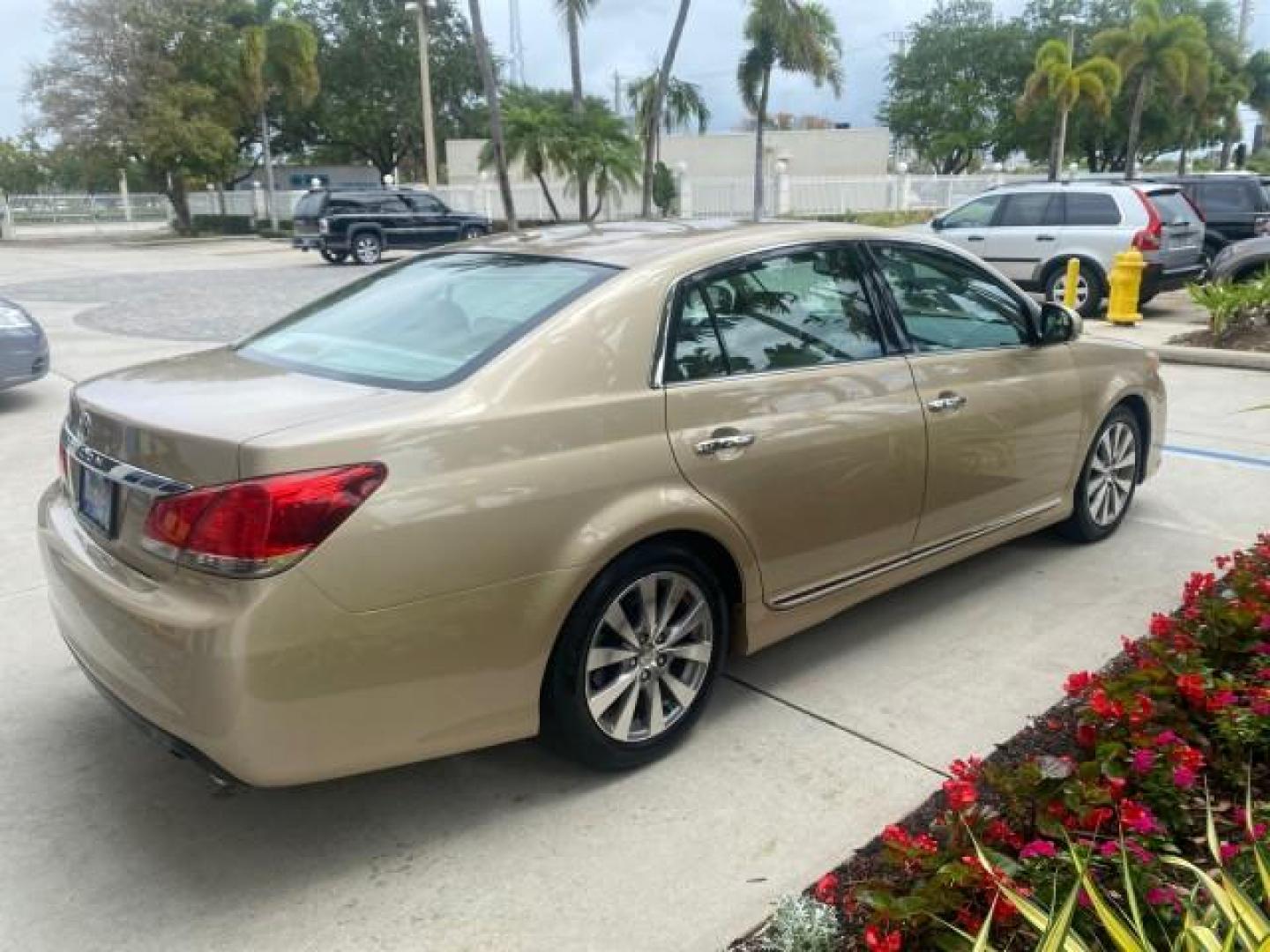 2011 Sandy Beach Metallic /Ivory Toyota Avalon Limited LEATHER LOADED SUNROOF (4T1BK3DB8BU) with an 3.5L DOHC EFI 24-Valve V6 Engine engine, Automatic transmission, located at 4701 North Dixie Hwy, Pompano Beach, FL, 33064, (954) 422-2889, 26.240938, -80.123474 - OUR WEBPAGE FLORIDACARS1.COM HAS OVER 100 PHOTOS AND FREE CARFAX LINK 2011 Toyota Avalon LIMITED LEATHER SUNROOF THE DASH HAS ABSOLUTELY NO CRACKS Sedan 4 DR 3.5L V6 F DOHC 24V Gasoline 29 MPG Front Wheel Drive Features A/C Seat(s) ABS Brakes Air Conditioning Alloy Wheels AM/FM Stereo Automatic Tran- Photo#7